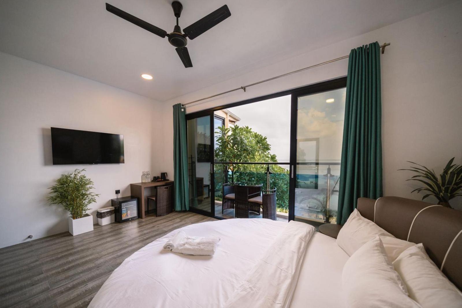 Hotel Bibee Maldives Dhiffushi Esterno foto