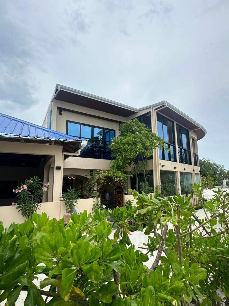 Hotel Bibee Maldives Dhiffushi Esterno foto