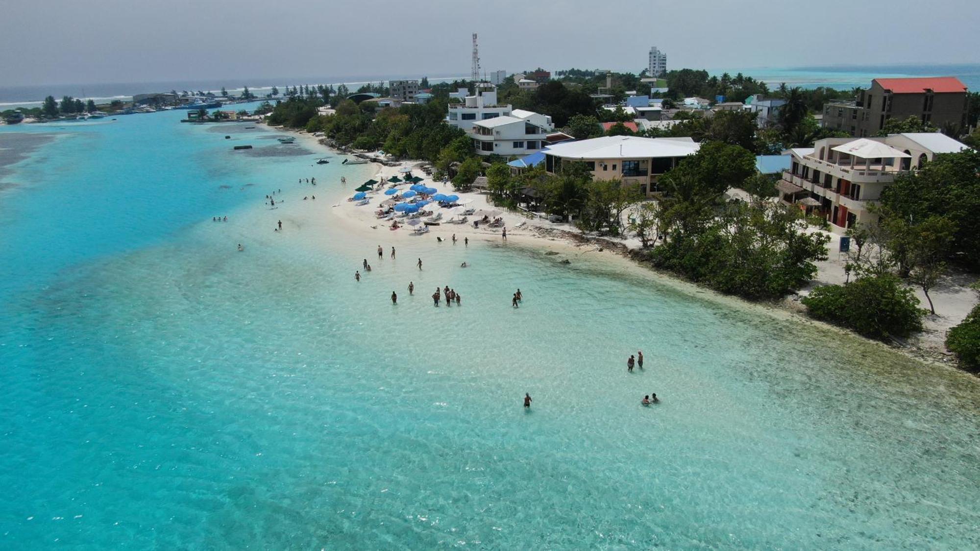 Hotel Bibee Maldives Dhiffushi Esterno foto