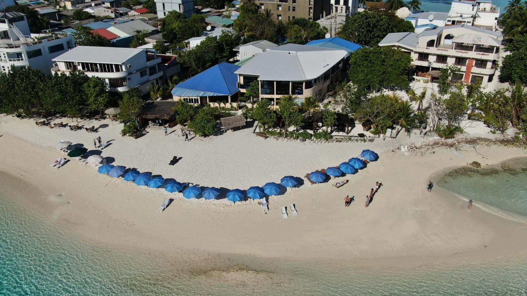 Hotel Bibee Maldives Dhiffushi Esterno foto