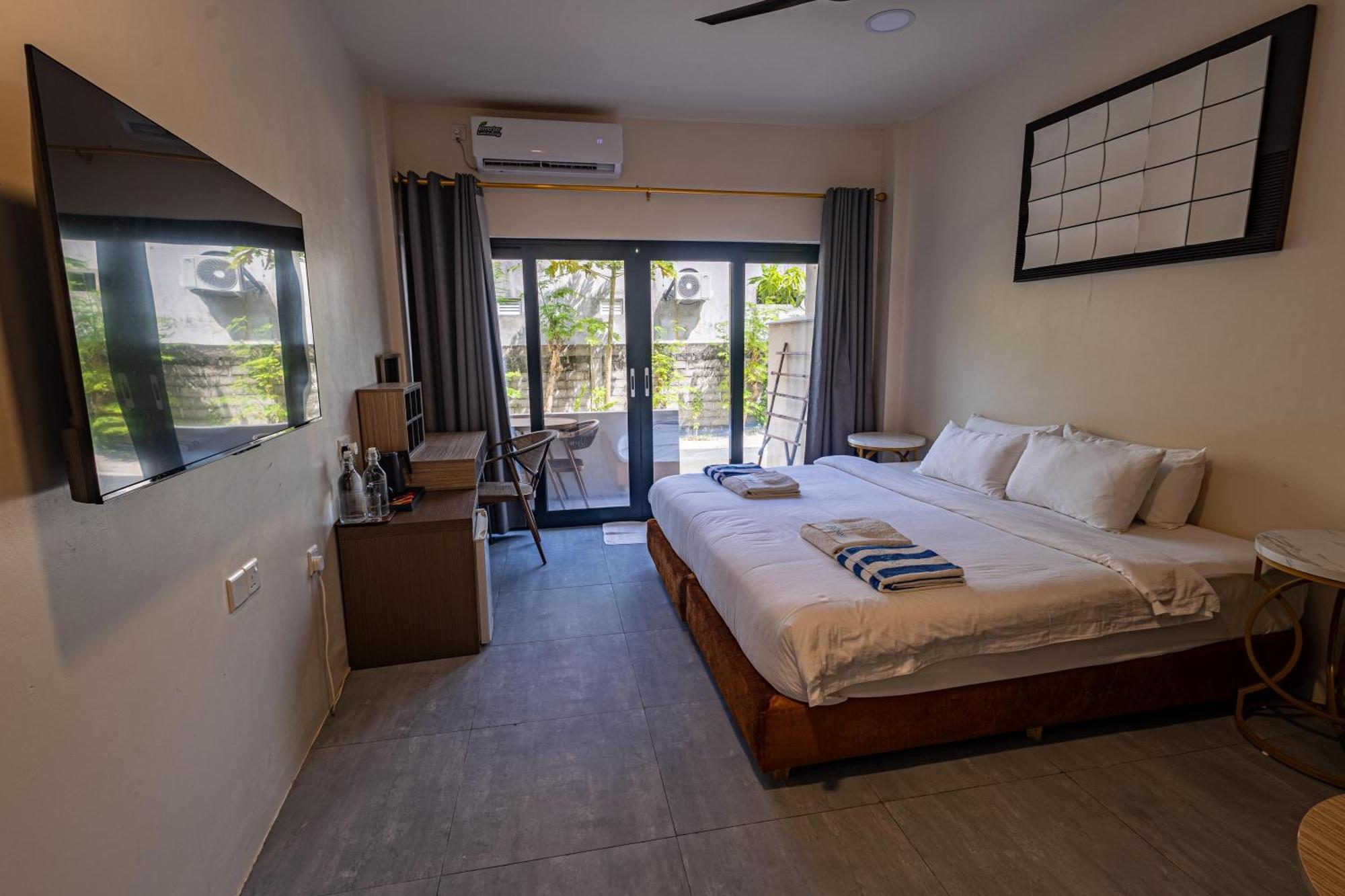 Hotel Bibee Maldives Dhiffushi Esterno foto