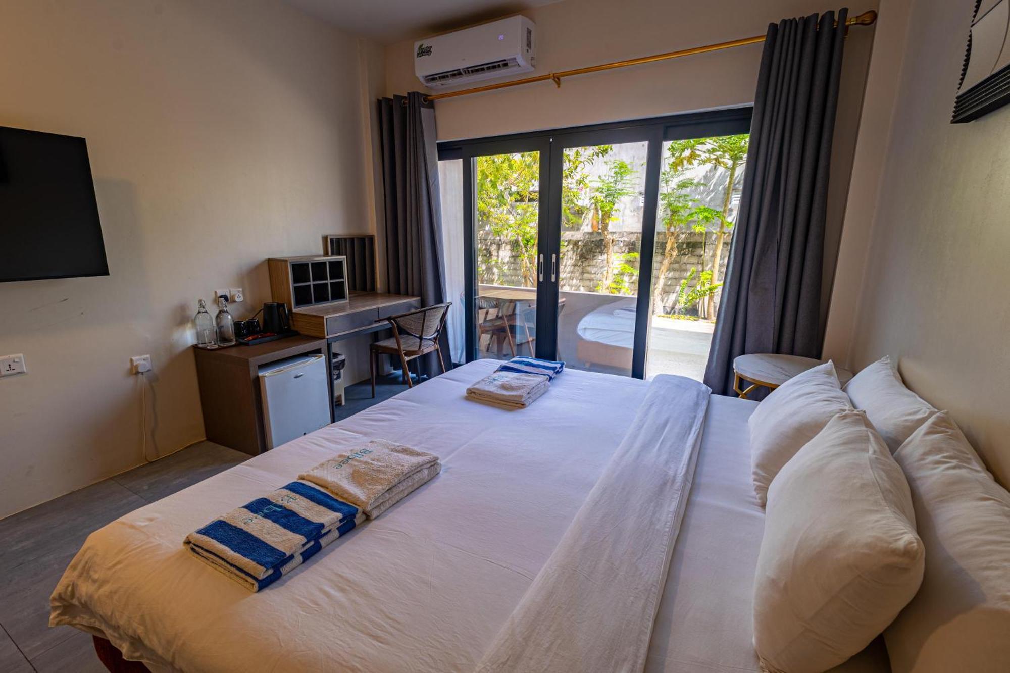 Hotel Bibee Maldives Dhiffushi Esterno foto
