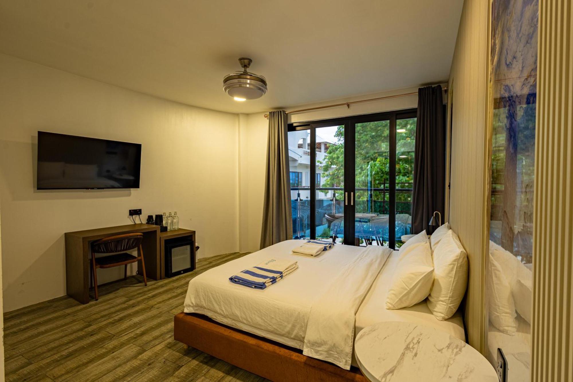 Hotel Bibee Maldives Dhiffushi Esterno foto