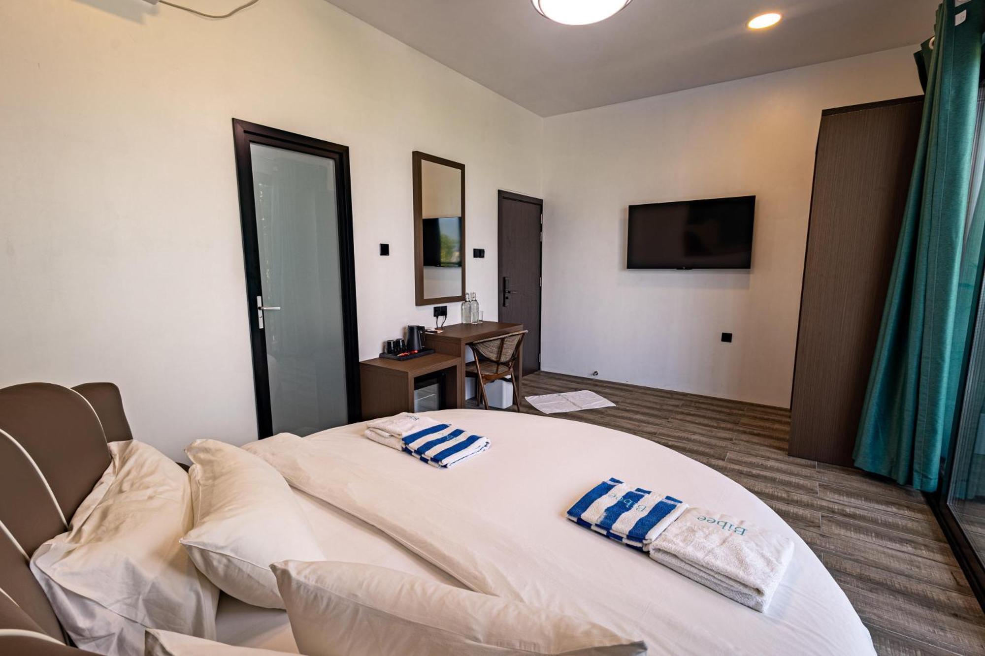 Hotel Bibee Maldives Dhiffushi Esterno foto