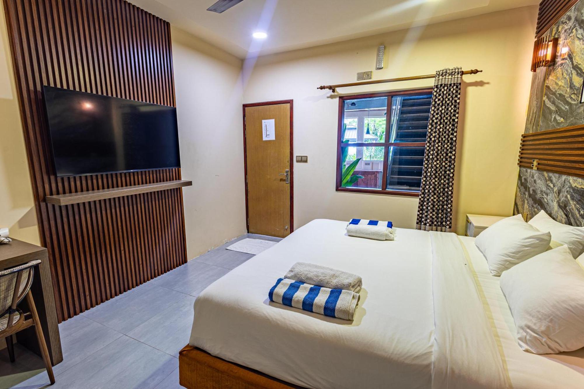 Hotel Bibee Maldives Dhiffushi Esterno foto