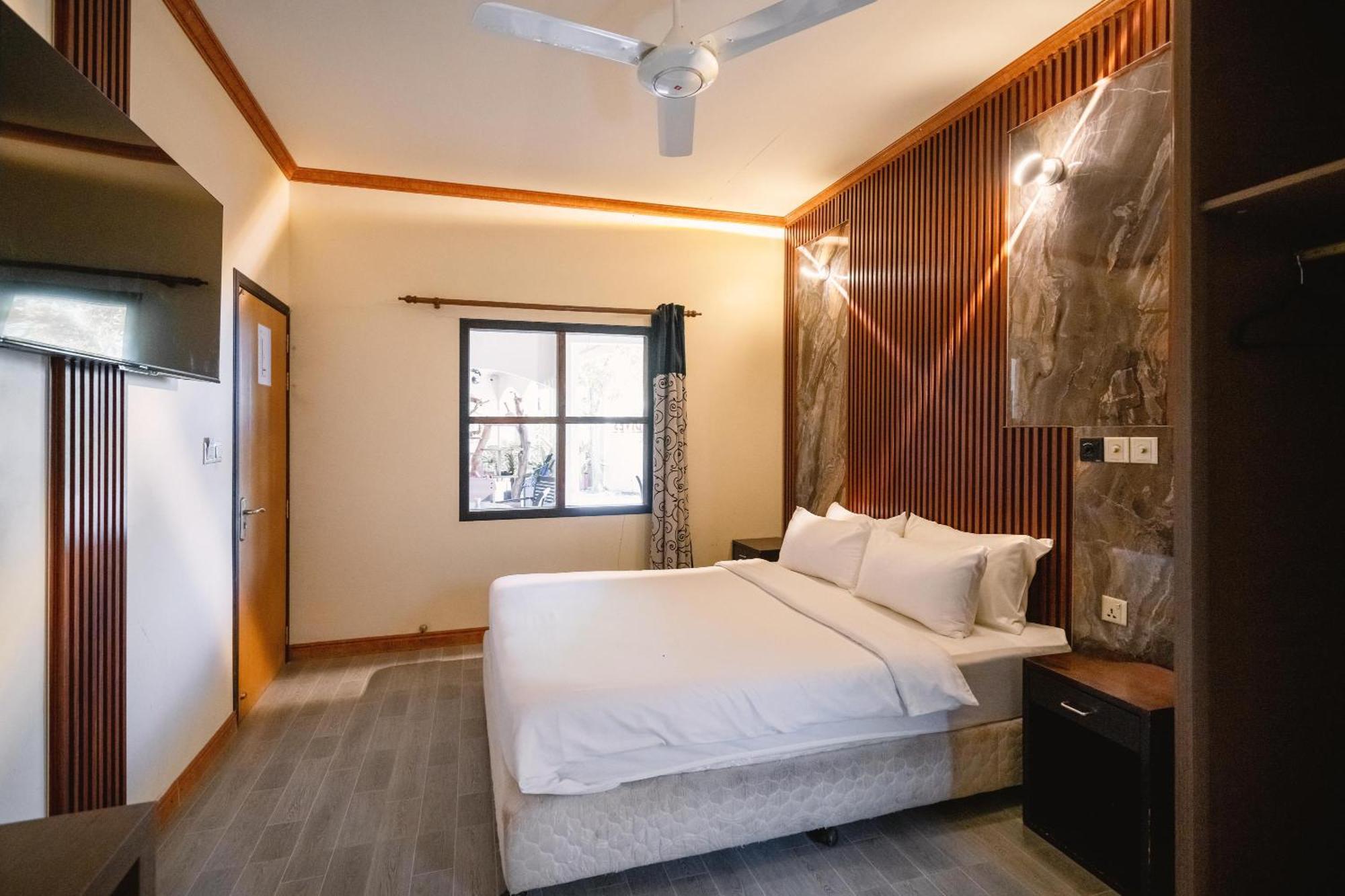 Hotel Bibee Maldives Dhiffushi Esterno foto