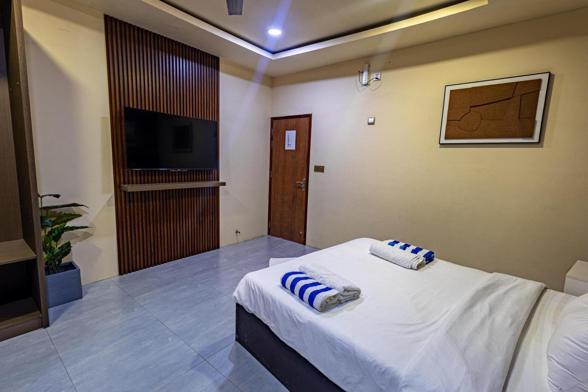 Hotel Bibee Maldives Dhiffushi Esterno foto